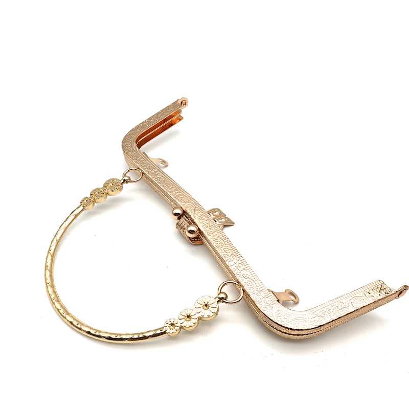 High quality fashion design embossing pattern flip cover clip lock purse bag metal frame with metal handle