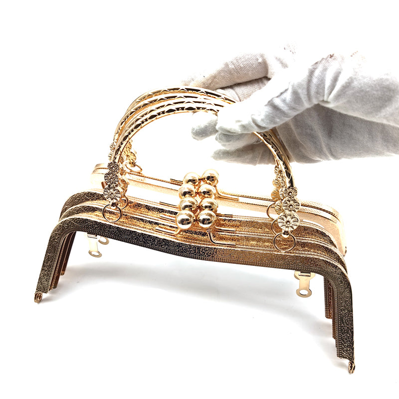 Classcial model light gold irregular curved shape embossing pattern handle purse clasp kiss lock metal frame