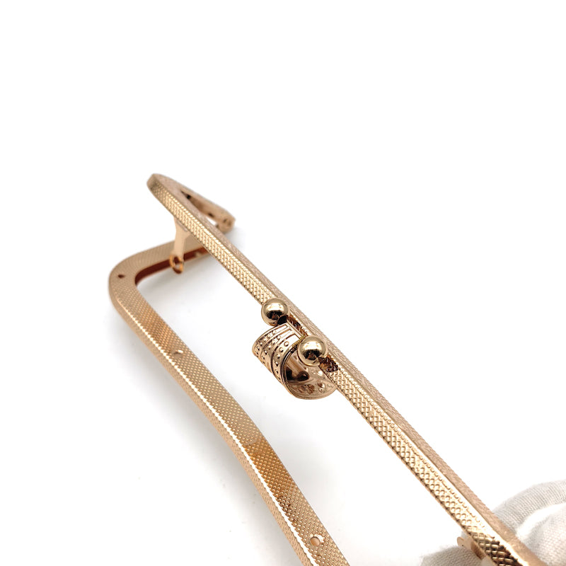 Special design flip cover clip lock embossing pattern light gold clutch bag metal frame 20.5cm
