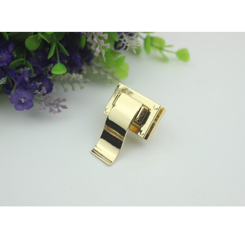 Square shape metal flip turn lock for bag