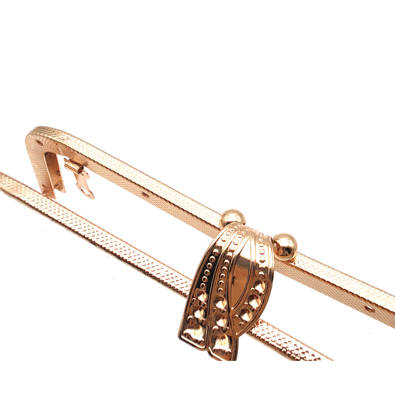 Special design flip cover clip lock embossing pattern light gold clutch bag metal frame 20.5cm