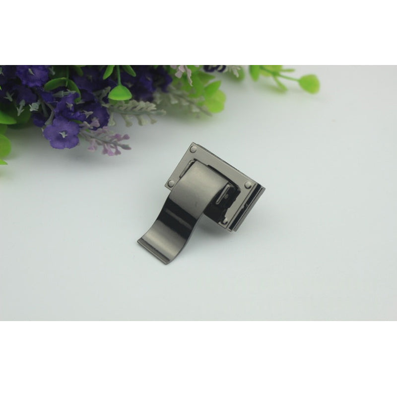 Square shape metal flip turn lock for bag