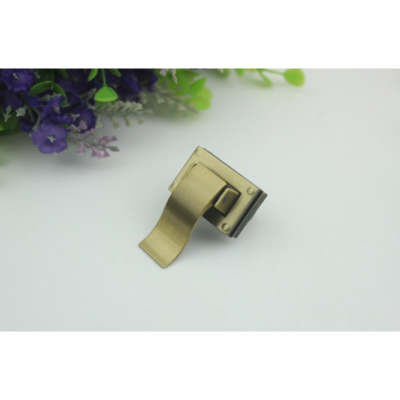 Square shape metal flip turn lock for bag