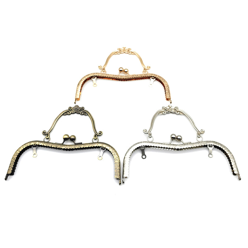 Various color irregular curved shape embossing pattern portable flower shape handel clutch bag metal frame with kisslock